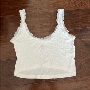 ❤️4 for $28 white lace trim cropped tank